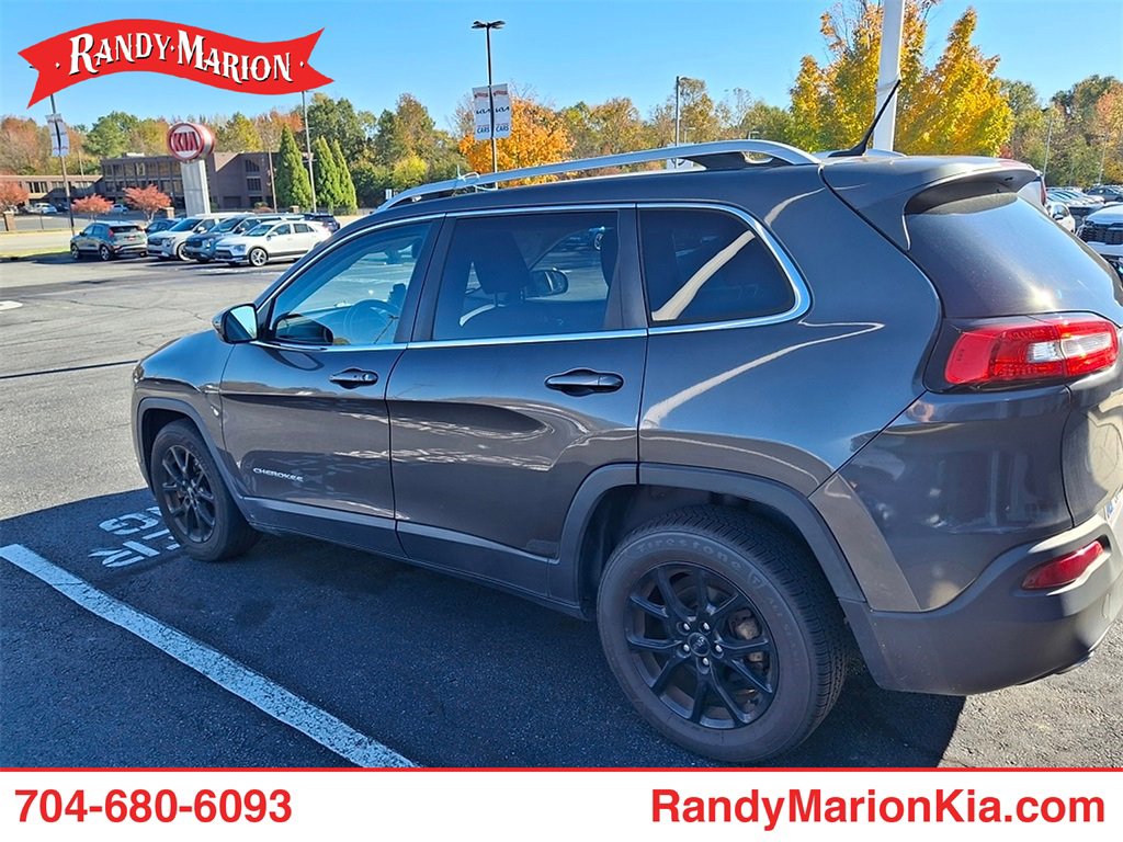 Used 2015 Jeep Cherokee Latitude w/ Comfort/Convenience Group