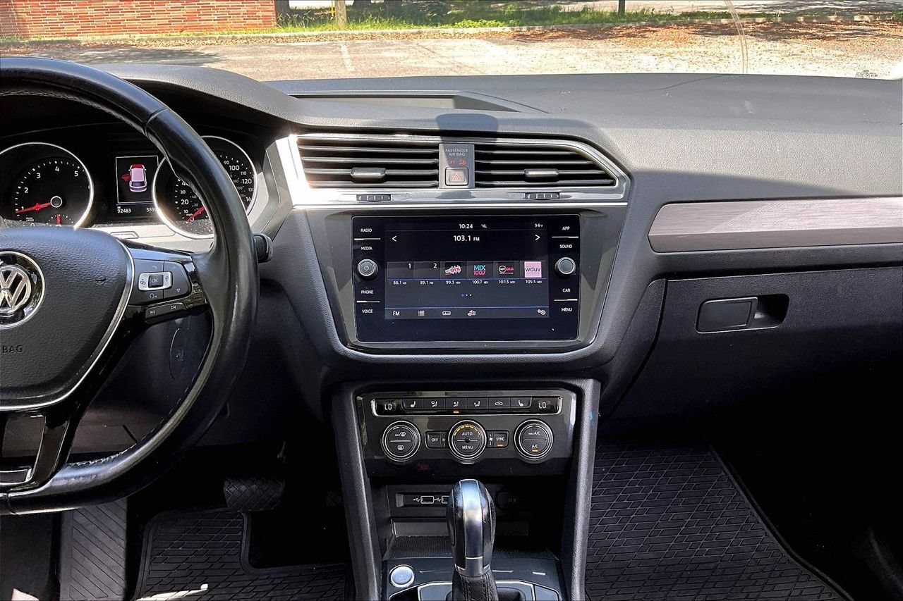 Used 2018 Volkswagen Tiguan SE FWD image 9