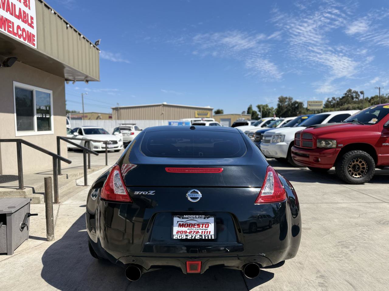 Used 2009 Nissan 370Z Touring RWD image 4