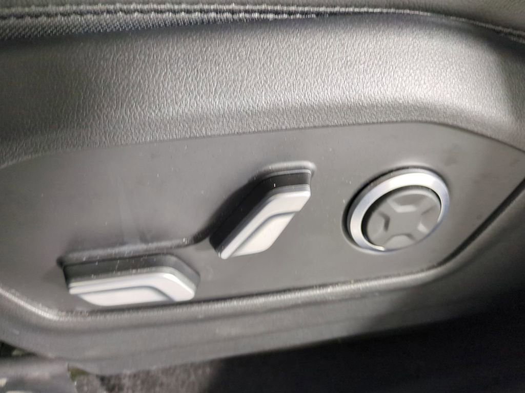 Used 2024 Hyundai Santa Fe Limited image 24