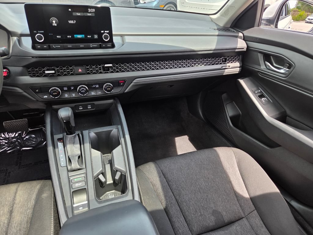 Certified 2024 Honda Accord EX image 14