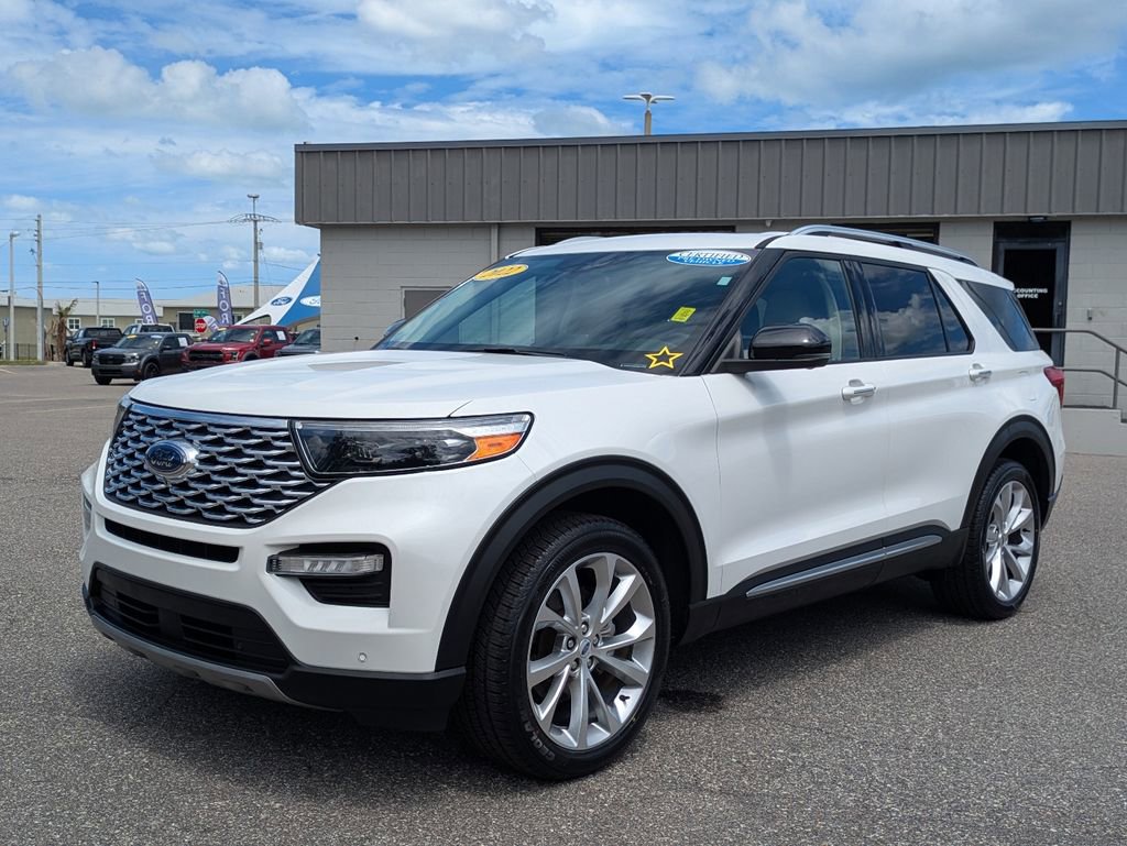 Certified 2022 Ford Explorer Platinum w/ Equipment Group 601A AWD/4WD image 2