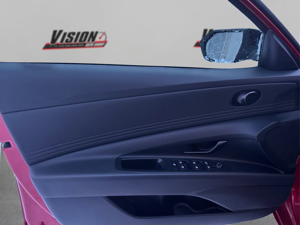 Used 2025 Hyundai Elantra Sport image 23