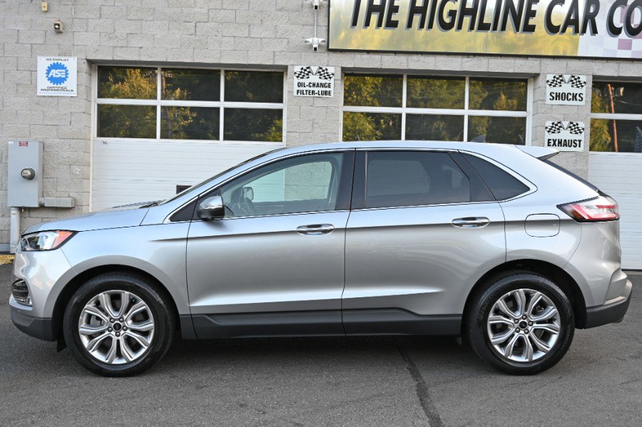 Used 2024 Ford Edge Titanium image 2