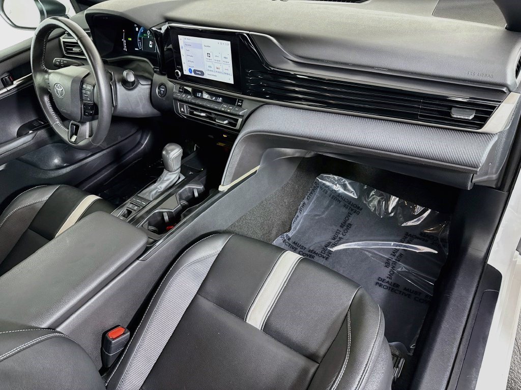 Used 2025 Toyota Camry SE FWD image 29