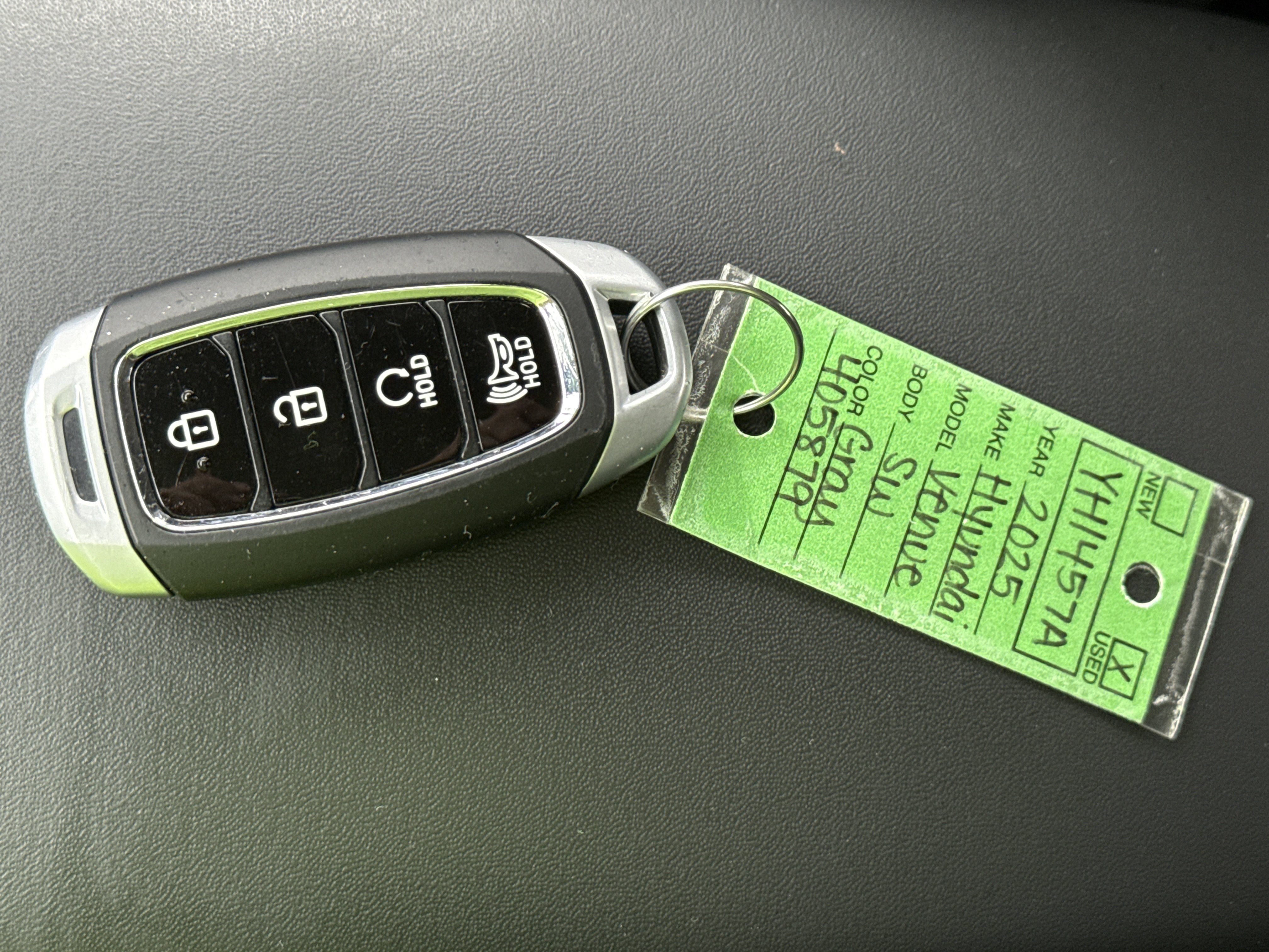 Used 2025 Hyundai Venue Limited FWD image 29