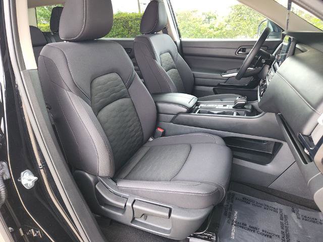 Certified 2025 Nissan Pathfinder S FWD image 16
