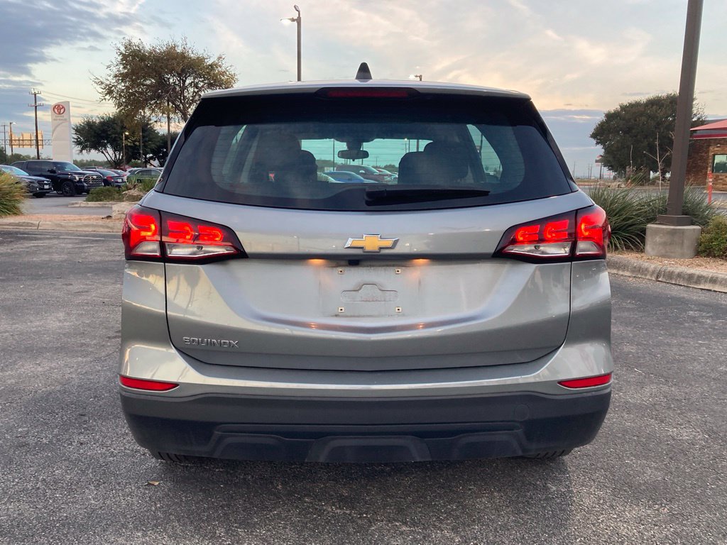 Used 2024 Chevrolet Equinox LS FWD image 4