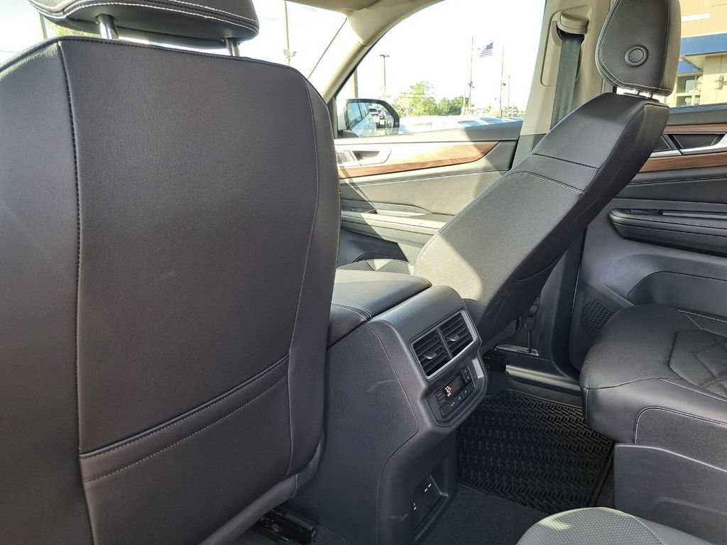New 2026 Volkswagen Atlas SE image 24