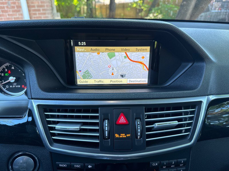 Used 2010 Mercedes-Benz E 63 AMG Sedan image 23