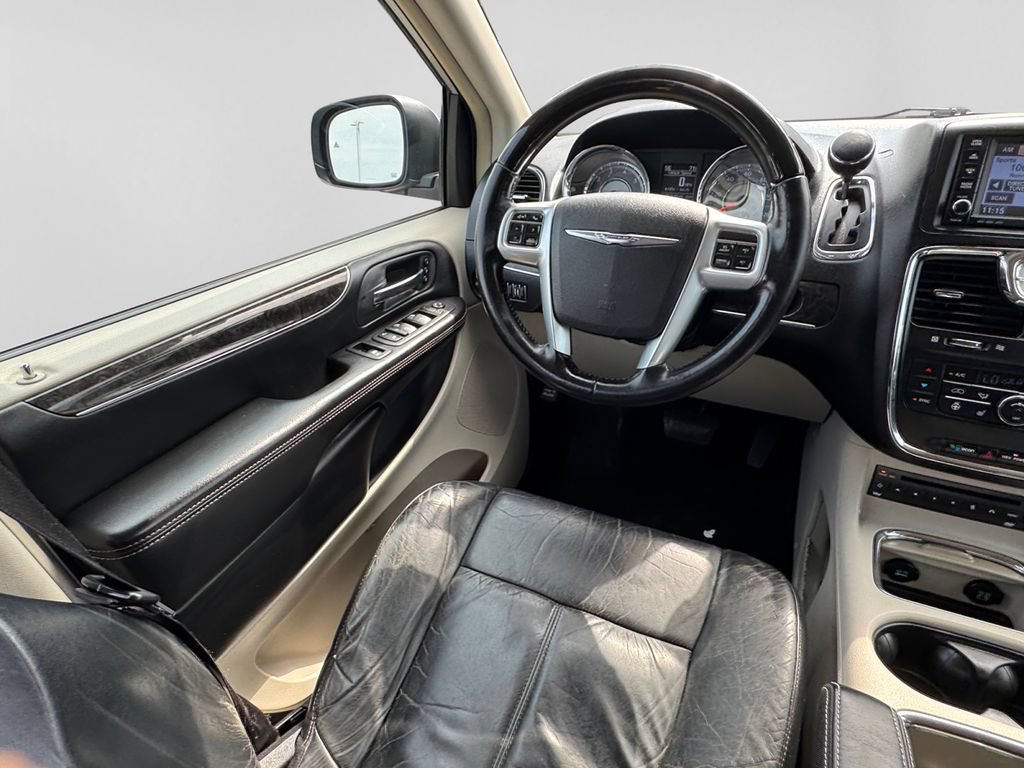Used 2012 Chrysler Town & Country Limited FWD image 23