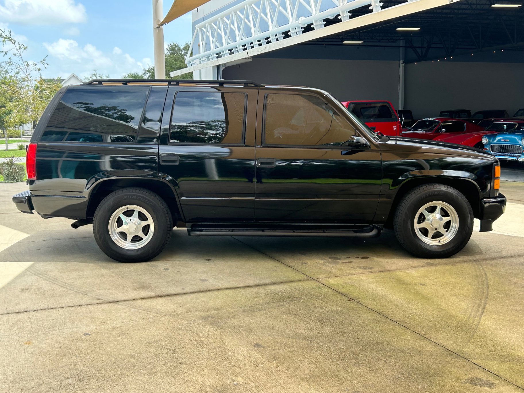 Used 1996 GMC Yukon SLE image 4