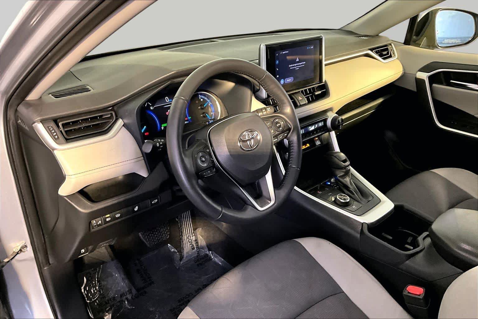 Used 2023 Toyota RAV4 XLE w/ Convenience Package AWD/4WD image 18