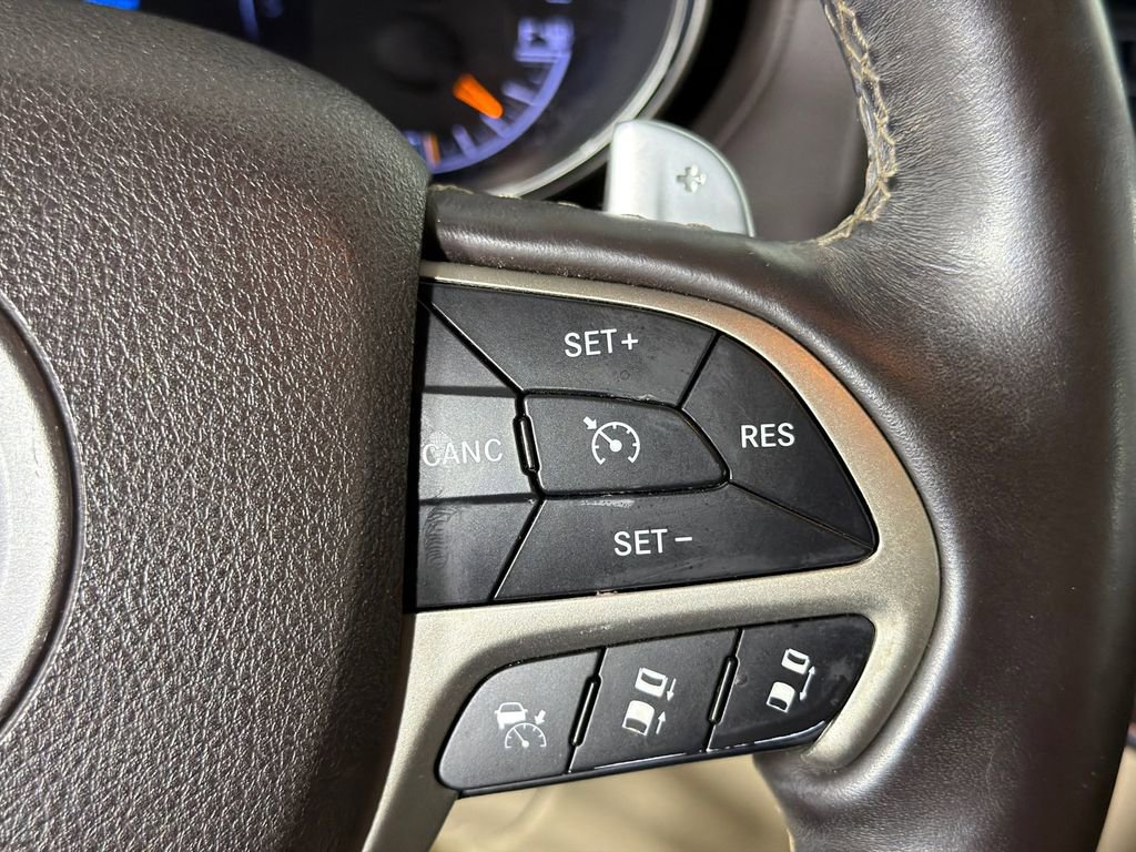 Used 2014 Jeep Grand Cherokee Overland w/ Advanced Technology Group image 28