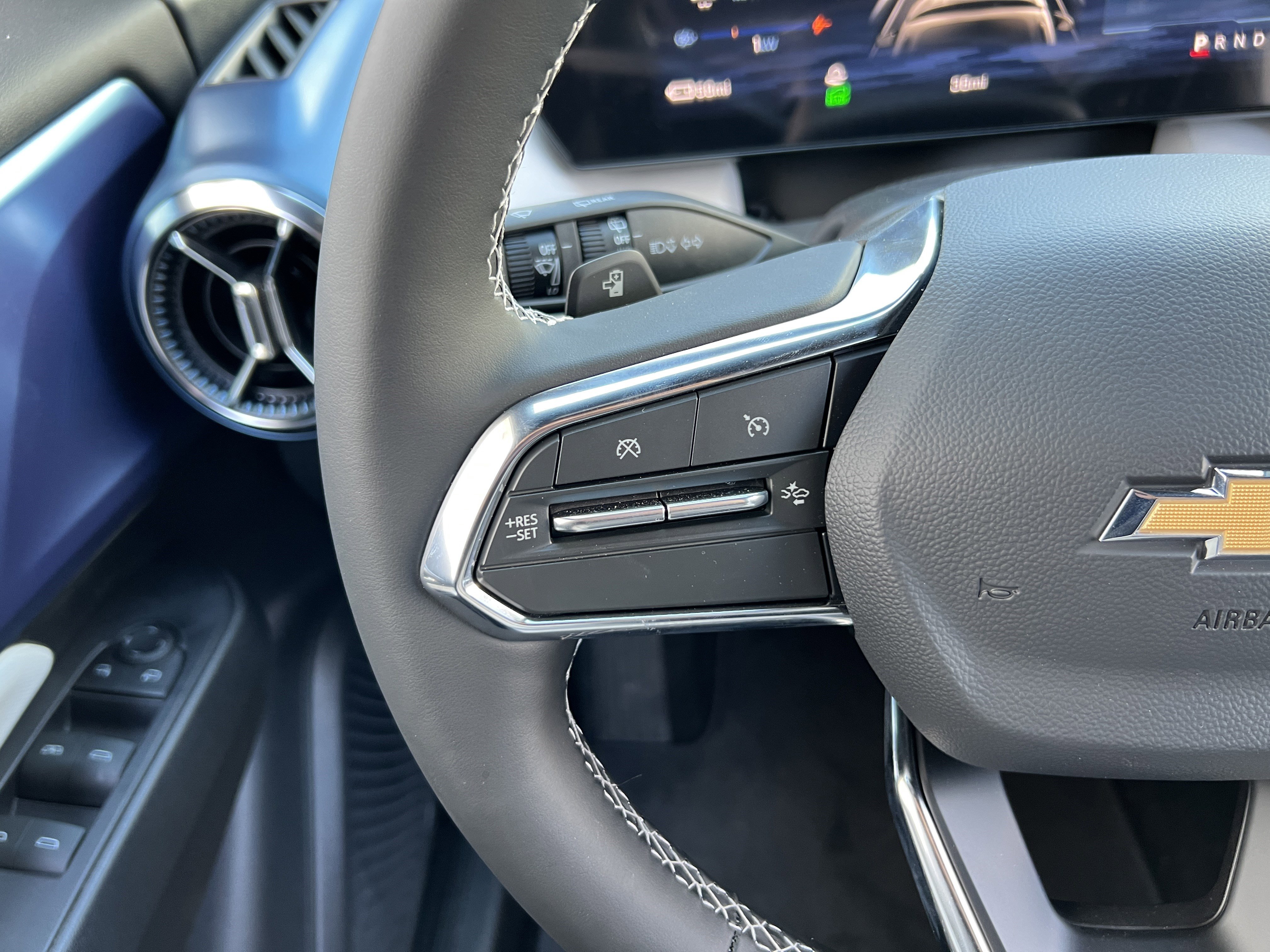New 2026 Chevrolet Equinox EV LT FWD image 27