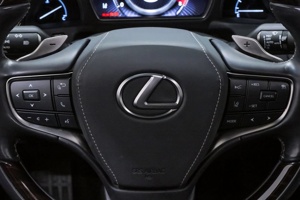 Used 2021 Lexus LS 500 w/ Interior Upgrade Package RWD image 21
