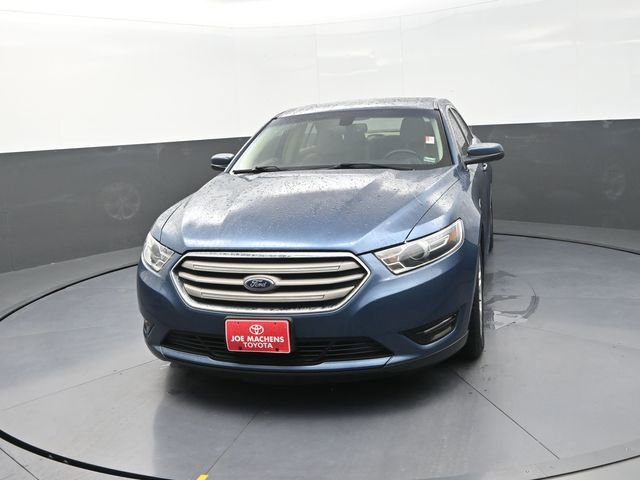 Used 2018 Ford Taurus SEL image 2