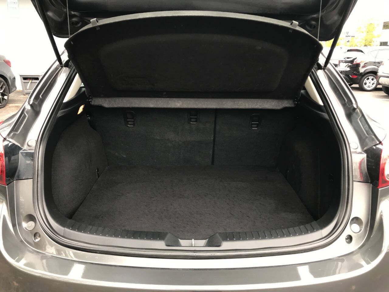 Used 2017 MAZDA MAZDA3 Sport FWD image 12