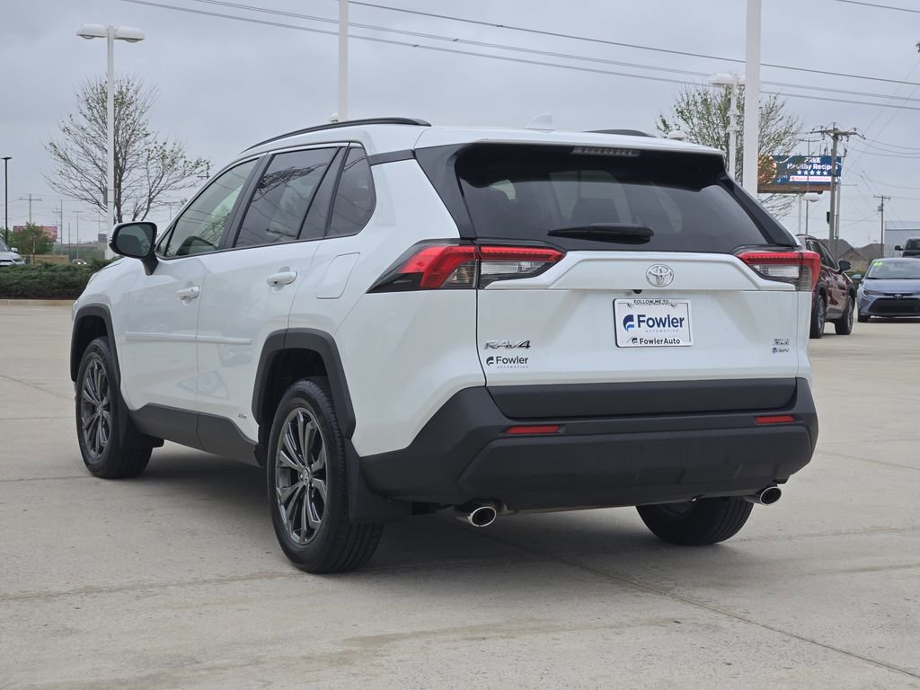 Used 2025 Toyota RAV4 XLE Premium image 5