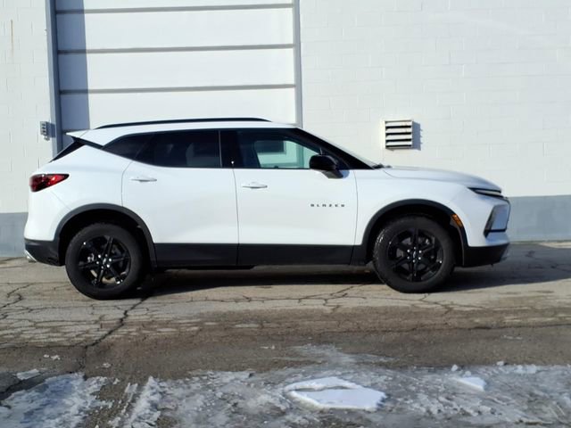 Used 2024 Chevrolet Blazer LT w/ Convenience Package AWD/4WD image 4