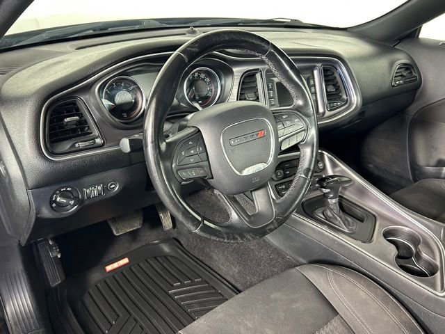 Used 2017 Dodge Challenger R/T image 21