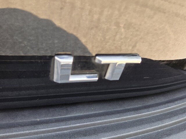Certified 2024 Chevrolet Suburban LT RWD image 32