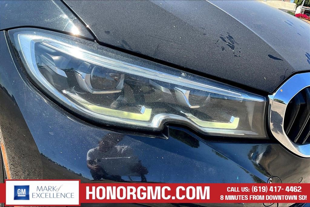 Used 2020 BMW 330i Sedan w/ M Sport Package RWD image 27