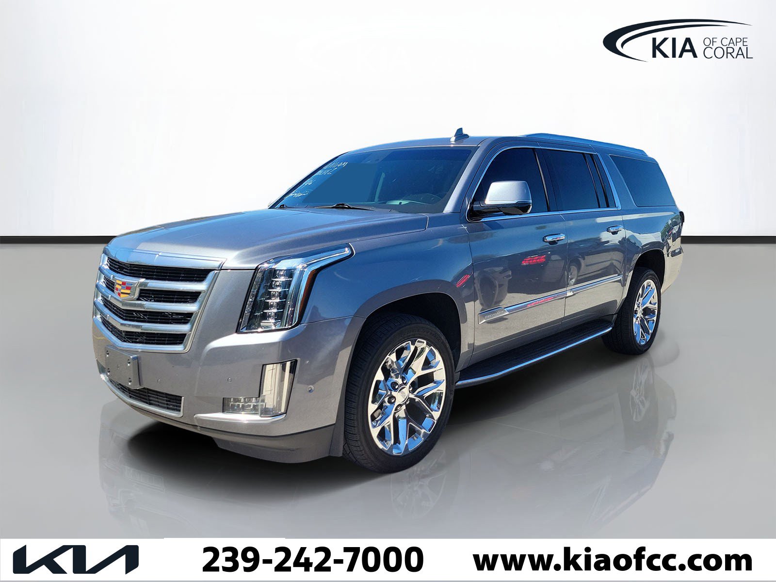 Used 2019 Cadillac Escalade ESV Luxury AWD/4WD image 1