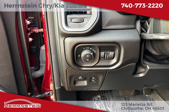 Used 2023 RAM 1500 Laramie AWD/4WD image 15