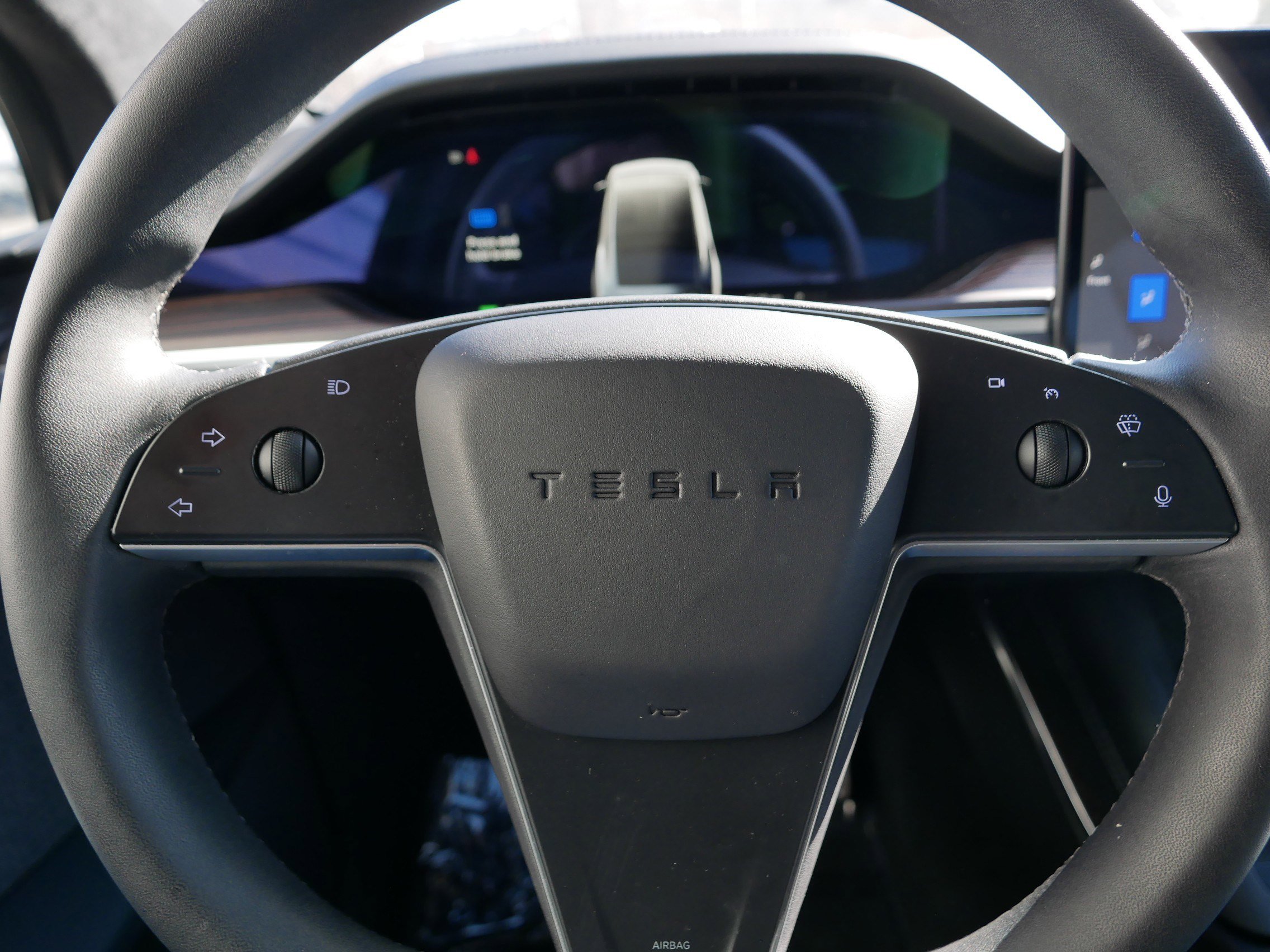 Used 2024 Tesla Model X image 25