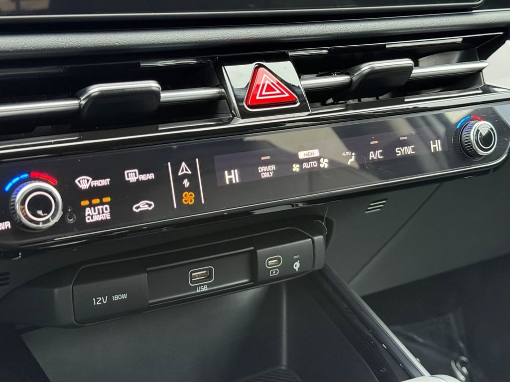 Certified 2025 Kia Niro EX Touring image 18