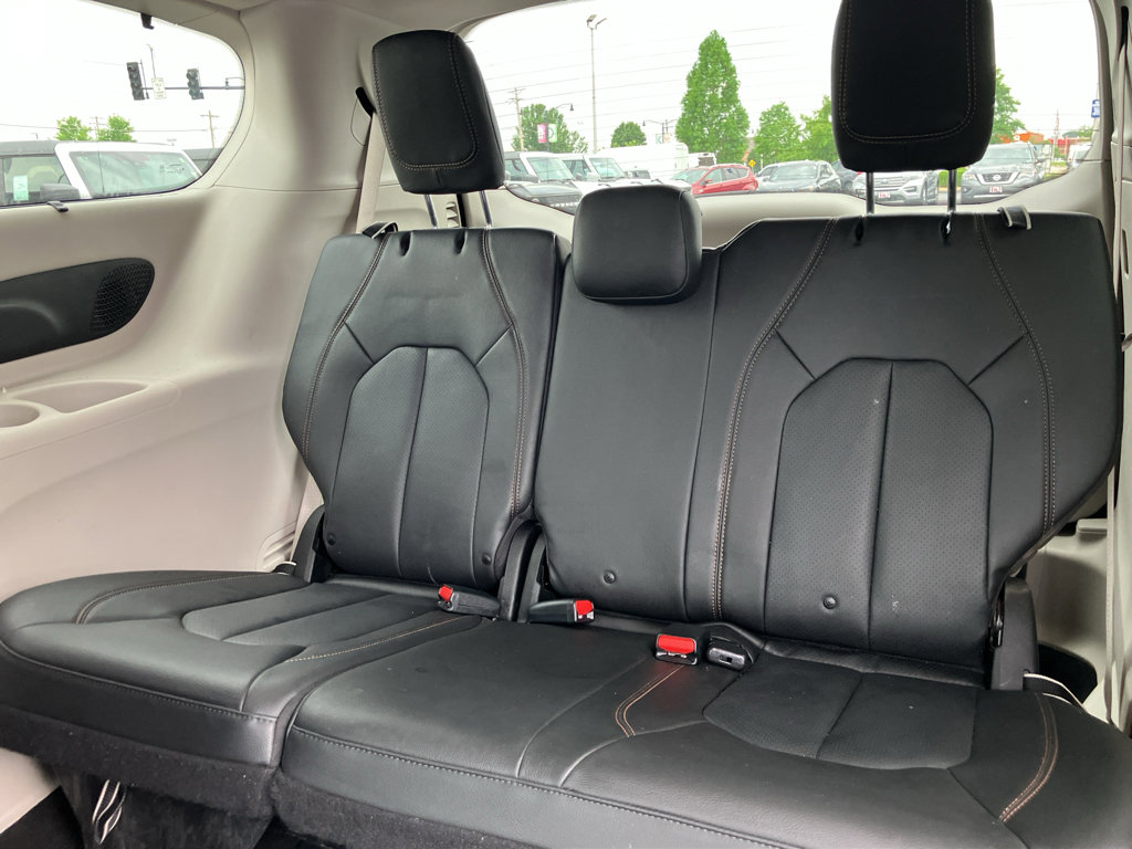 Used 2020 Chrysler Pacifica Touring-L Plus FWD image 32