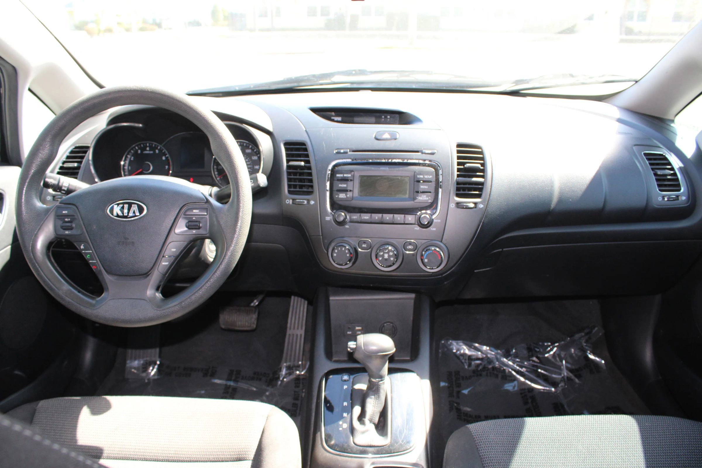 Used 2017 Kia Forte LX image 12