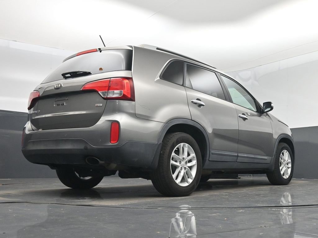 Used 2015 Kia Sorento LX image 47