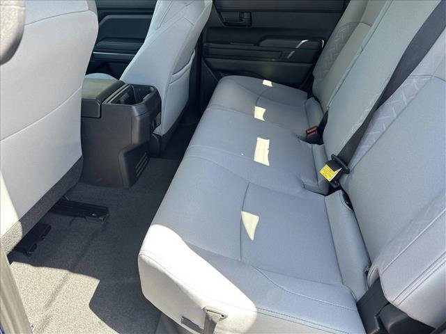 Certified 2025 Toyota Tacoma SR5 AWD/4WD image 16