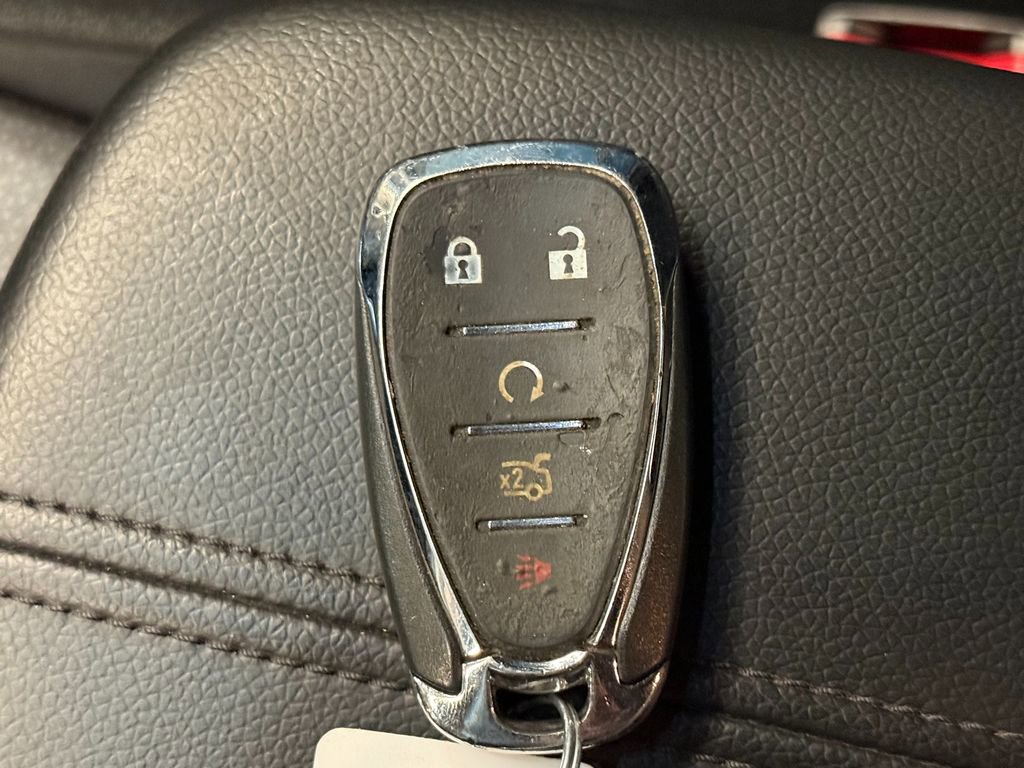 Used 2017 Chevrolet Malibu LT w/ Leather Package FWD image 17