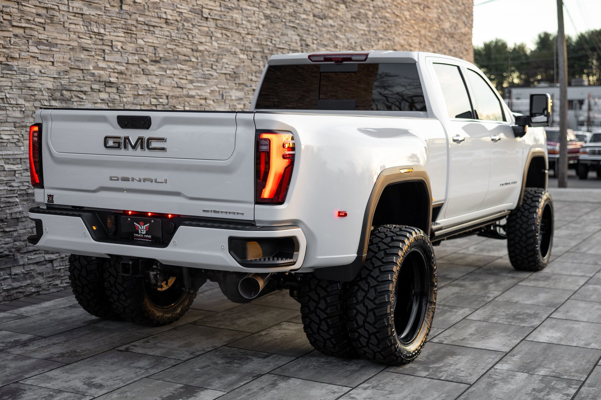 Used 2026 GMC Sierra 3500 Denali Ultimate image 15