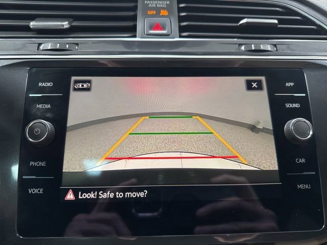 Used 2023 Volkswagen Tiguan SE w/ Panoramic Sunroof Package FWD image 22