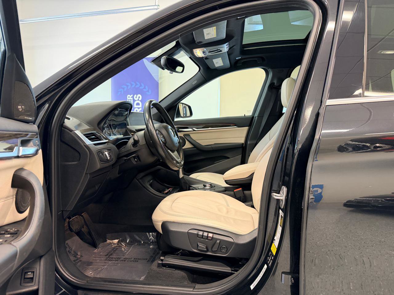 Used 2017 BMW X1 xDrive28i AWD/4WD image 17