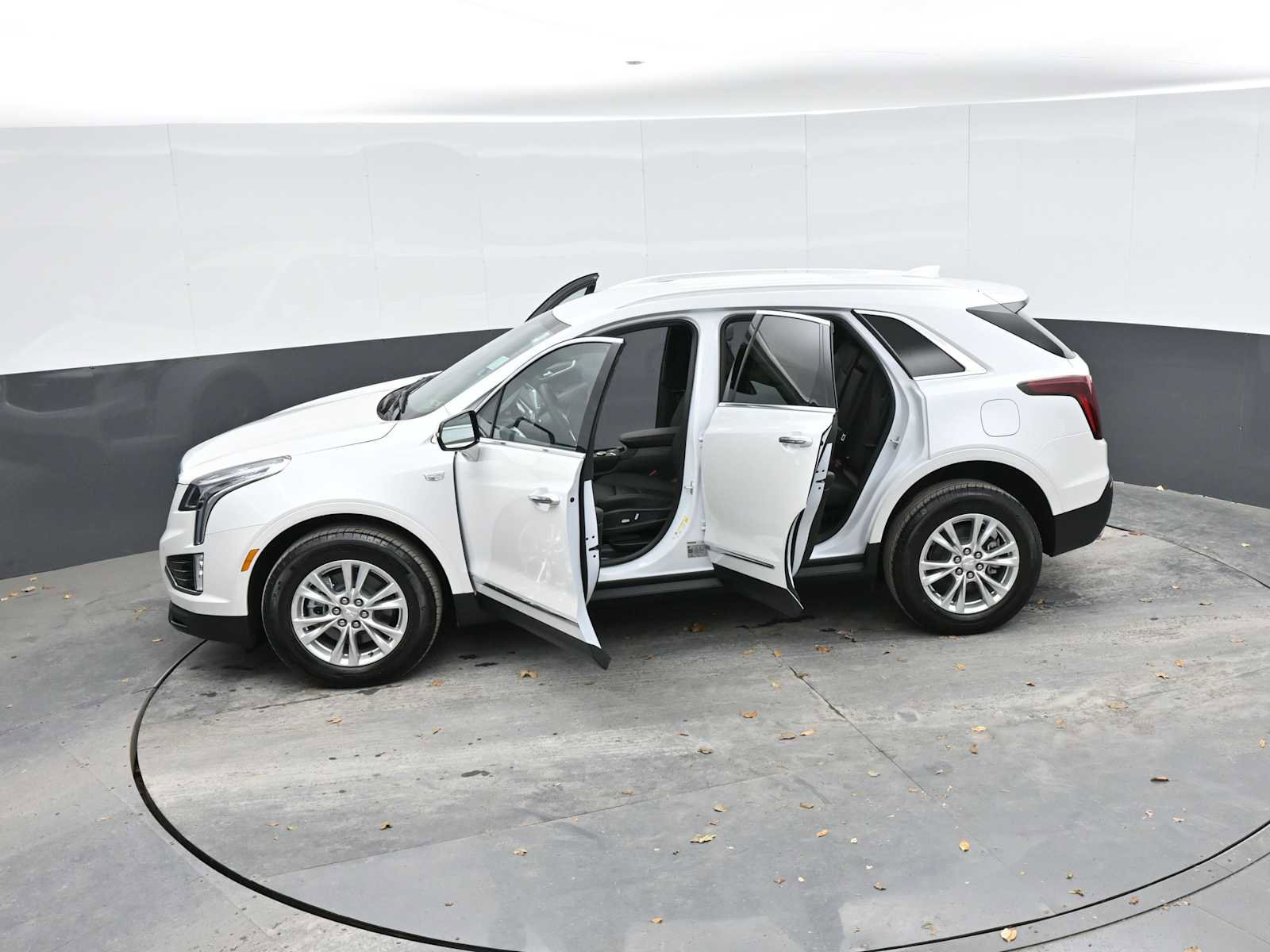 Used 2025 Cadillac XT5 Luxury w/ LPO, Floor Liner Package image 57
