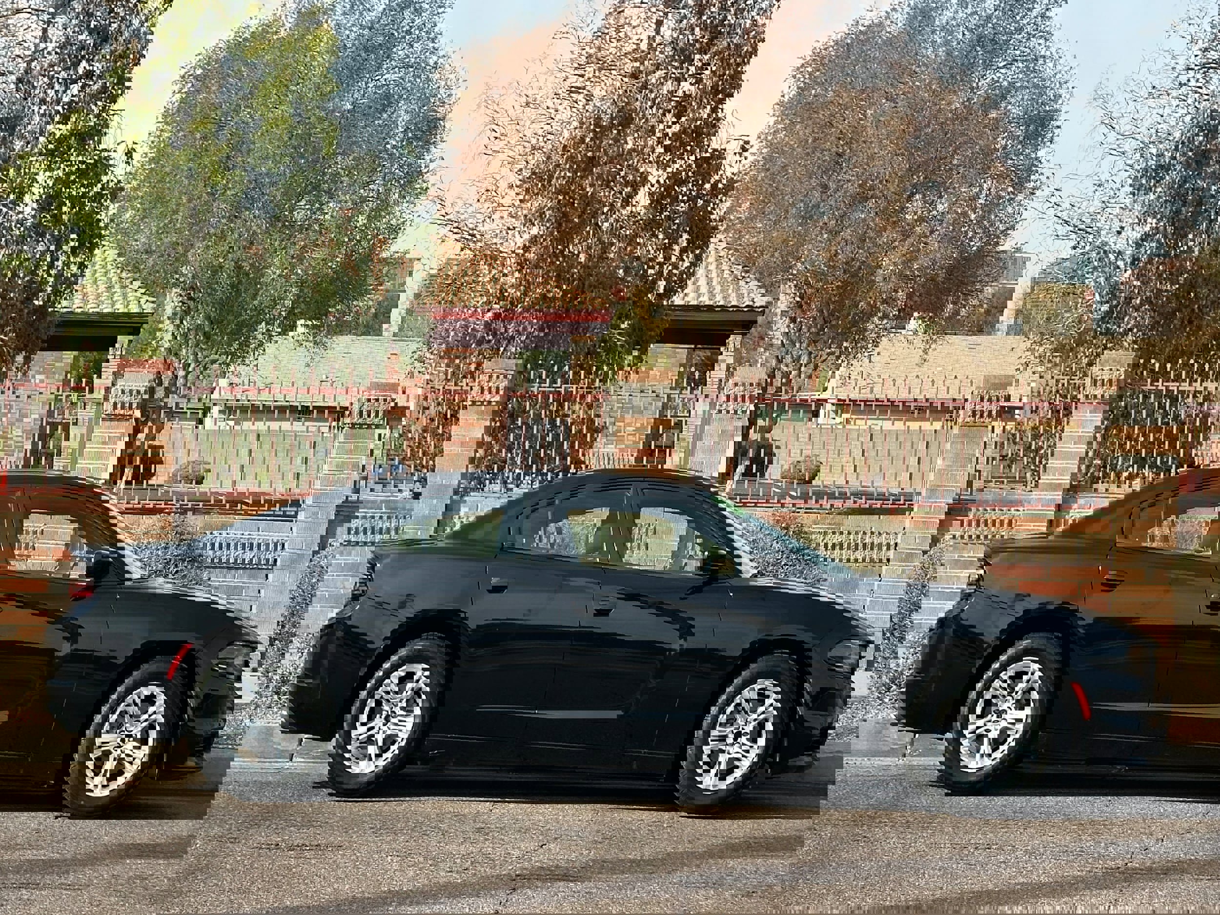 Used 2020 Dodge Charger SXT image 9