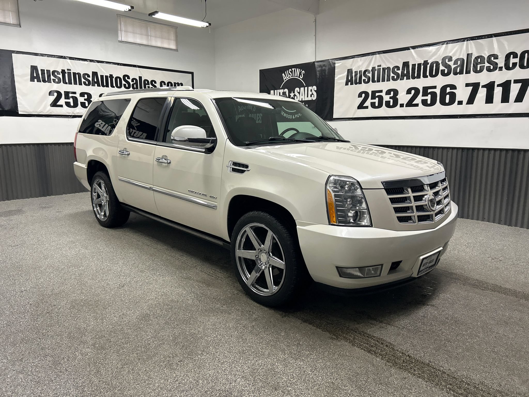 Used 2010 Cadillac Escalade ESV Premium AWD/4WD image 1