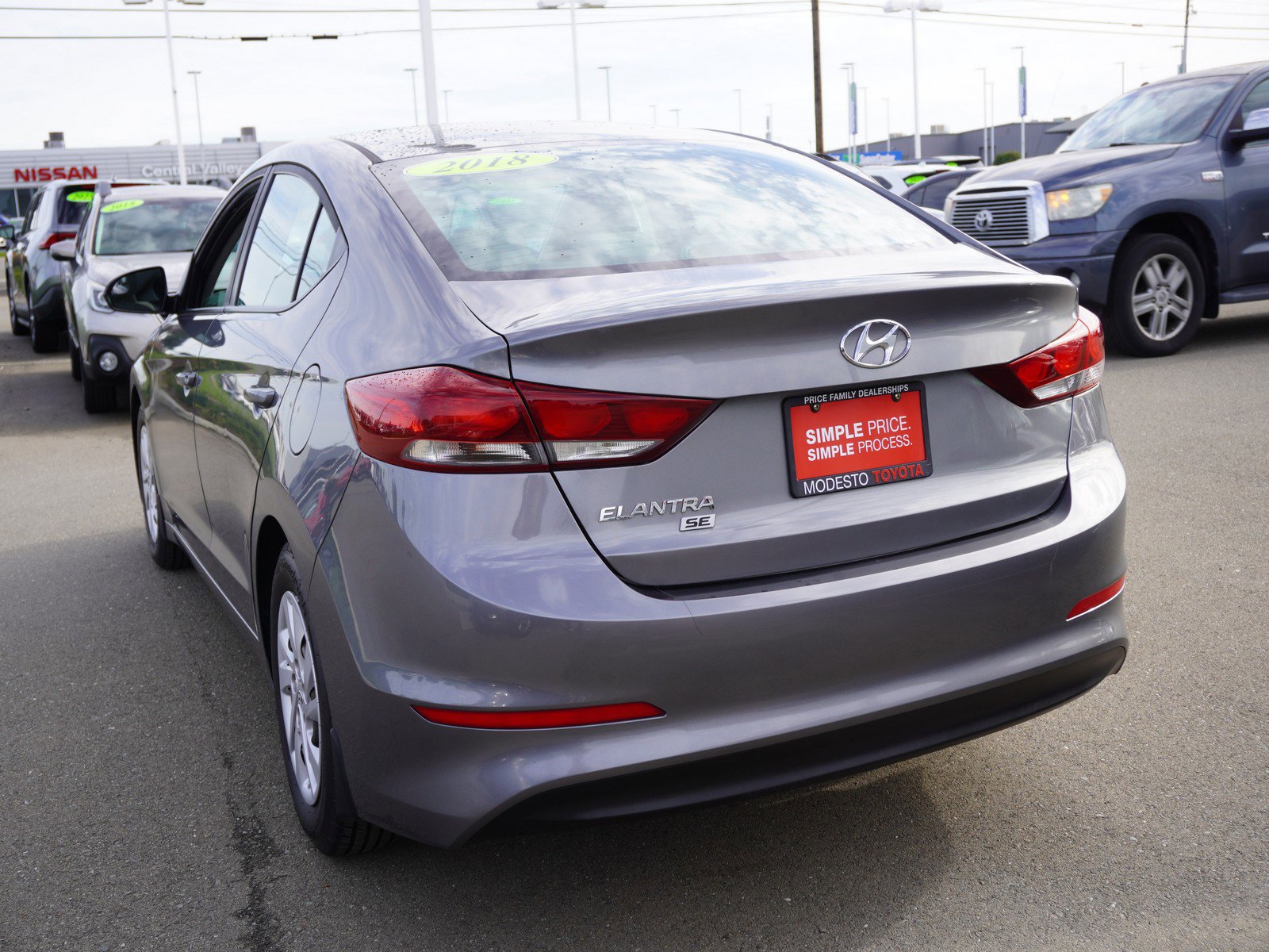 Used 2018 Hyundai Elantra SE image 9
