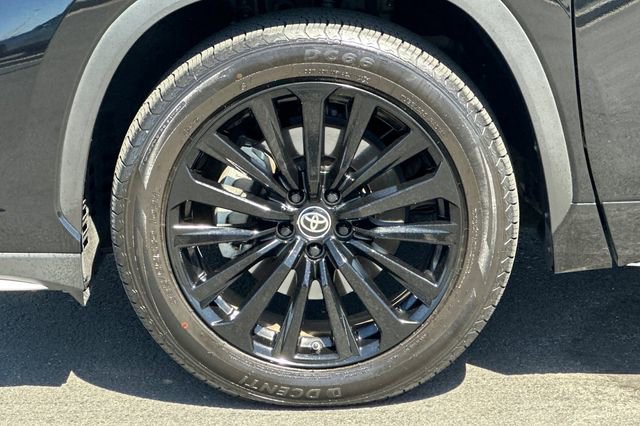 Used 2023 Toyota Highlander XSE AWD/4WD image 30