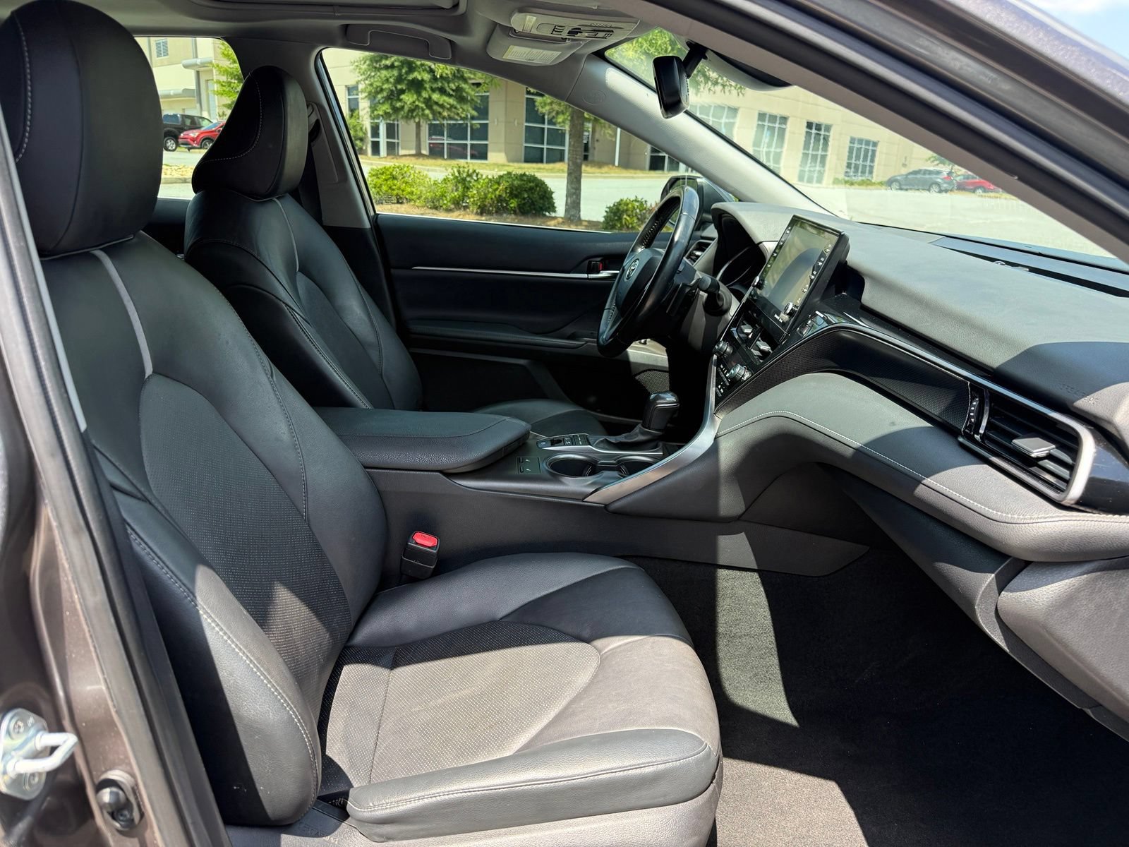 Used 2021 Toyota Camry XSE FWD image 27