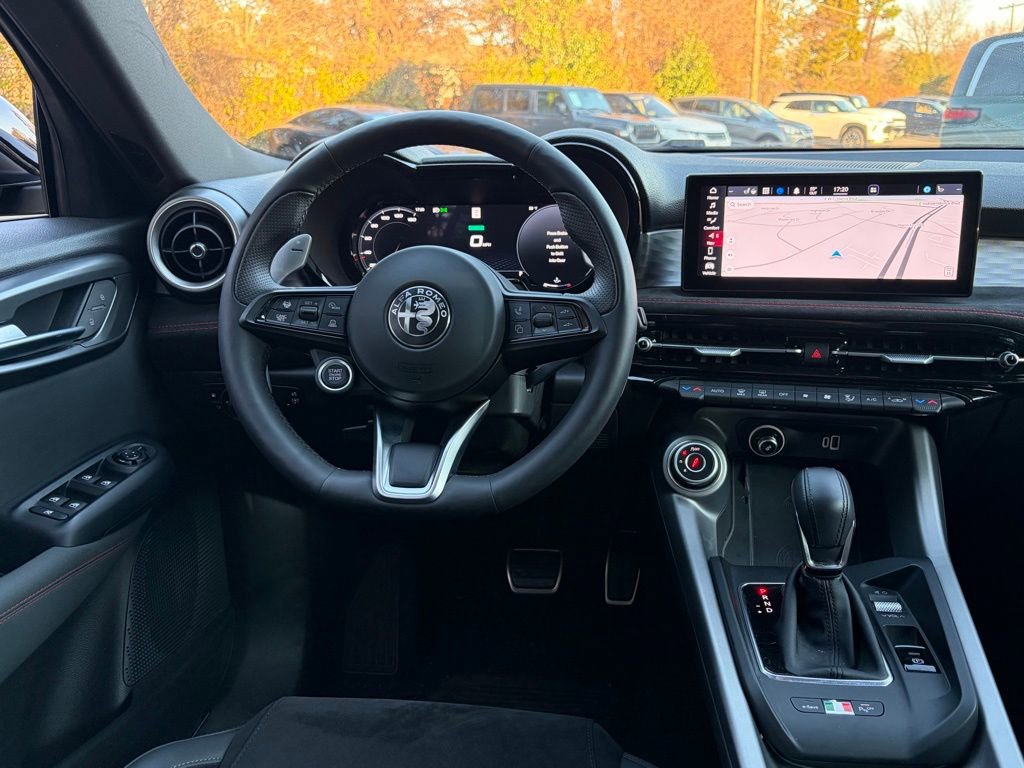 Used 2024 Alfa Romeo Tonale Veloce w/ Active Assist Package image 5