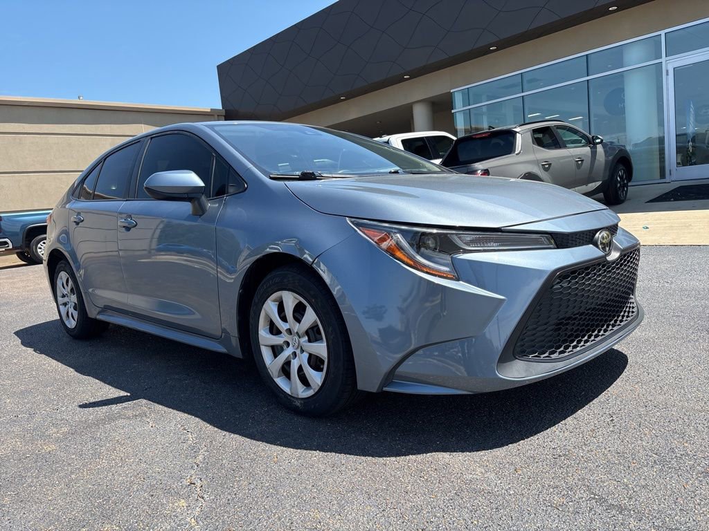 Used 2021 Toyota Corolla LE FWD image 3