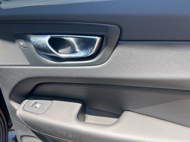 Used 2023 Volvo XC60 B5 Ultimate w/ Climate Package AWD/4WD image 32