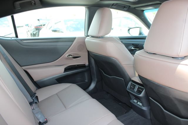 Certified 2025 Lexus ES 350 w/ Premium Package FWD image 7