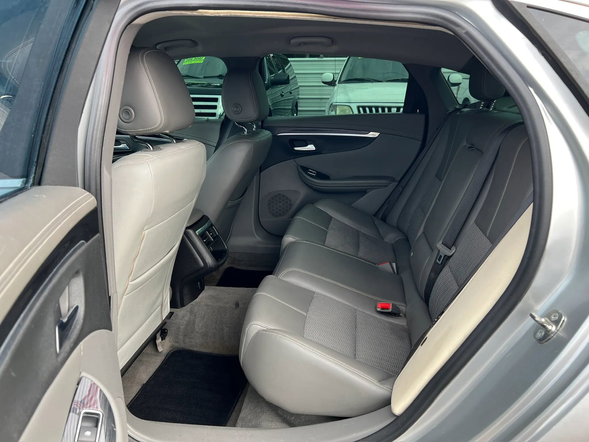 Used 2017 Chevrolet Impala LT FWD image 11